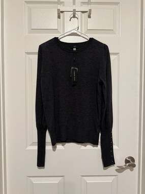 Tahari Cashmere Blend Button Cuff Crew Neck Sweater in Chalkboard Heather